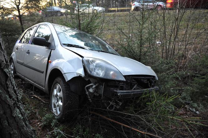 Bil tappade dck p riksvg 62 utanfr Karlstad - orsakade olycka