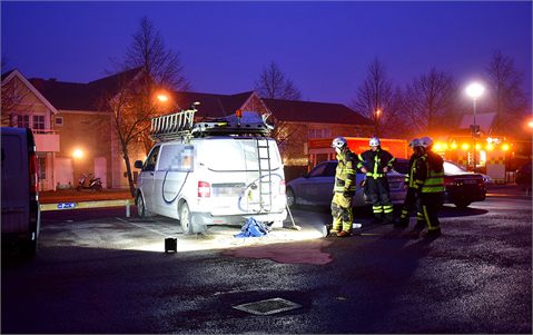 Skåpbil läckte drivmedel i Skara