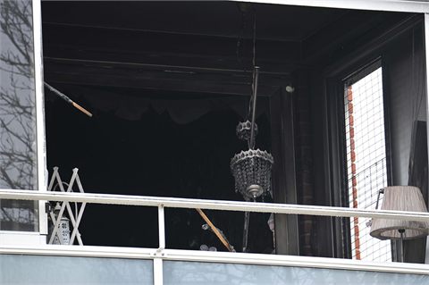 Lägenhet på Hagagatan totalförstördes i brand i Kil - två brandstationen på plats