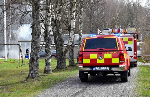 Kraftig rökutveckling när kontrollerad eldning spred sig