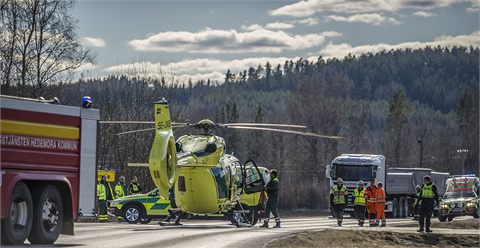 Bil voltade vid Viksbro