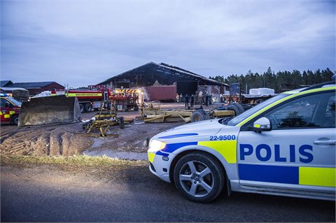 Brand i ladugård utanför Ölme