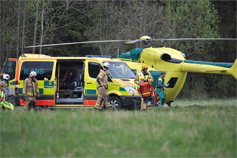 Fyrhjulingsolycka utanför Grums- en till sjukhus med helikopter