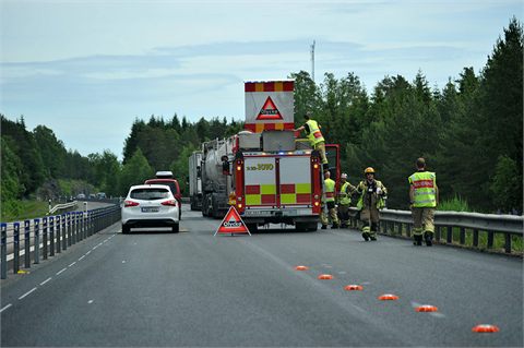 Lastbilar i krock på E18 mellan Karlstad och Väse