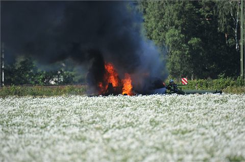Traktor i kraftig brand i Hynboholm