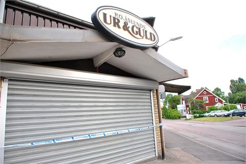 Guldbutik rånades - polisen söker vittnen