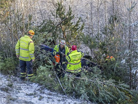 Bil voltade på riksväg 68 vid Morshyttan