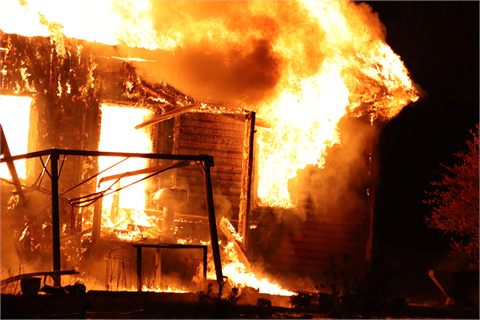 Villabrand utanför Falköping