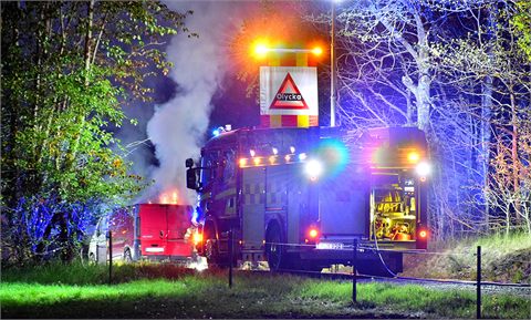 Götene:Larm om bilbrand