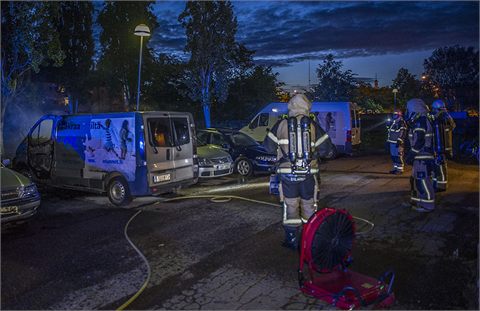 Skåpbilsbrand i Krylbo