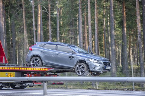 Bil körde av vägen på riksväg 70