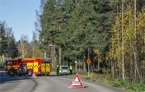 Cyklist påkörd av bil i korsning – föraren misstänks för brott
