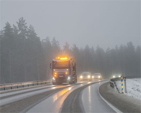 SMHI varnar för ishalka
