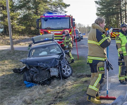 Barn skadades i trafikolycka utanför Sala