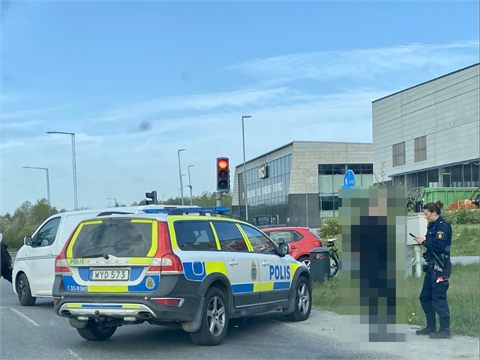 Påkörd person i Järfälla