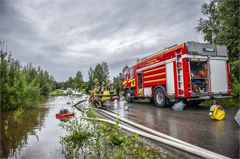 Många larm om översvämmade vägar och vatten i byggnader i Avesta kommun