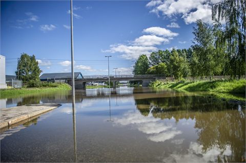 MSB hjälper Sala Kommun med bandvagnar och pumpar