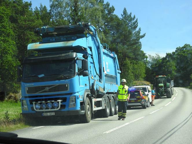 Singelolycka - lastbil i diket 