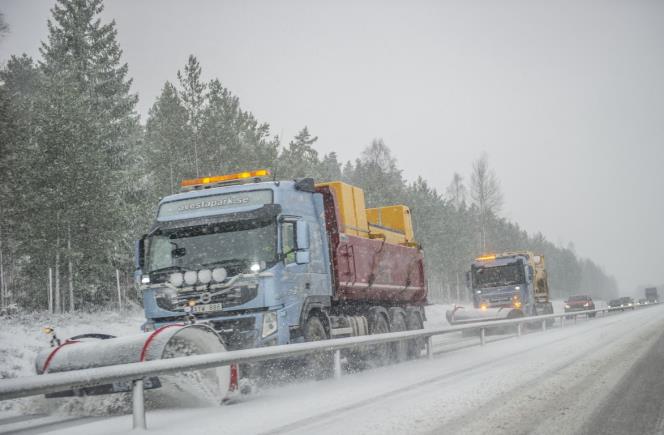 Stormen Evert stller till det i trafiken