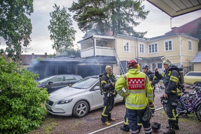 Stort rddningspdrag vid garagebrand i Hedemora