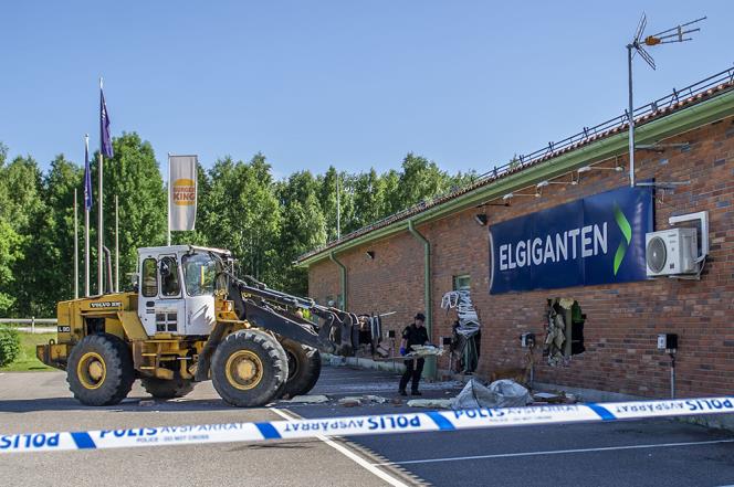 Inbrott hos Elgiganten i Avesta  utsatt fr Smash and grab