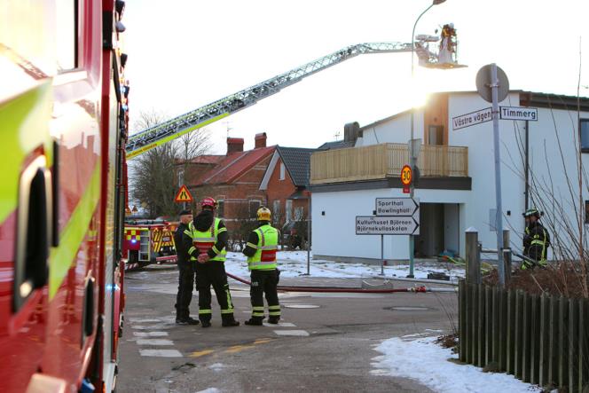 Larm om brand i nybyggd villa i storp