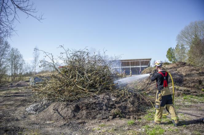 Larm om grsbrand vid Folkrna Kyrka