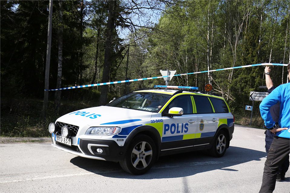 Avliden person påträffad vid Görvälnsbadet - stort område avspärrat