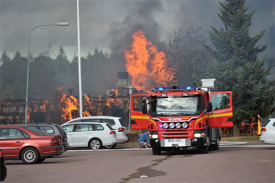 Kraftig brand i HVB- hem i Skoghall- två till sjukhus