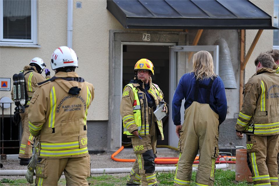 Kvinna omkom i anlagd brand
