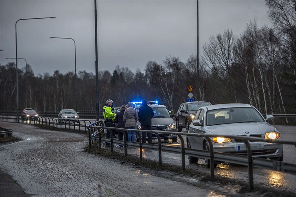 Två bilar i krock i Avesta