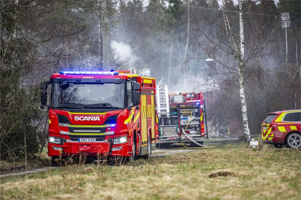 Larm om brand i valsätra norr om Sala