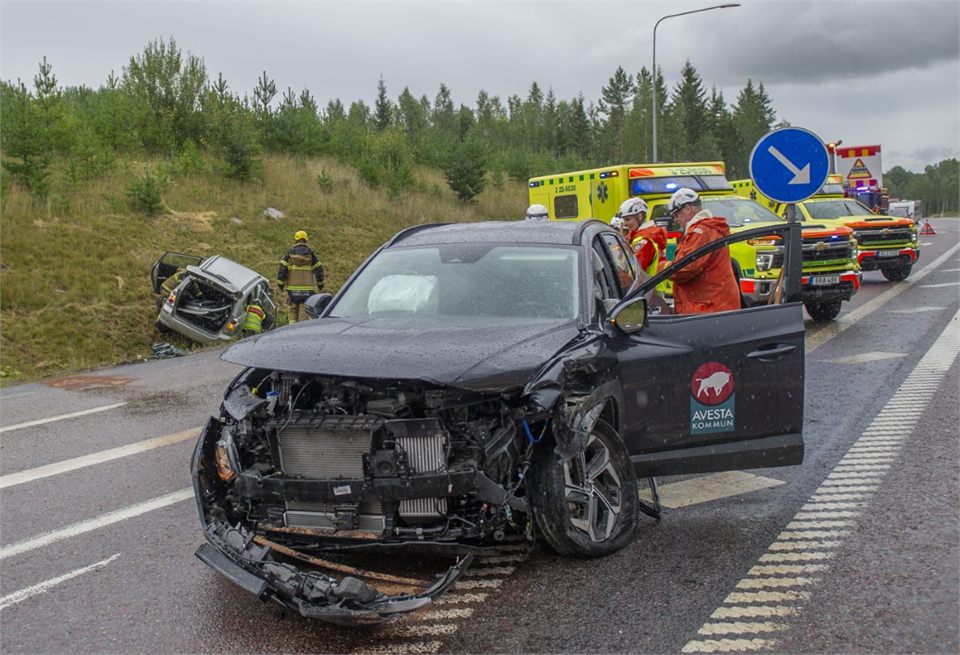 Trafikolycka norr om Fors – två till sjukhus
